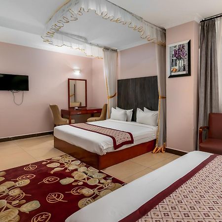Russell Hotel Kampala Exteriér fotografie