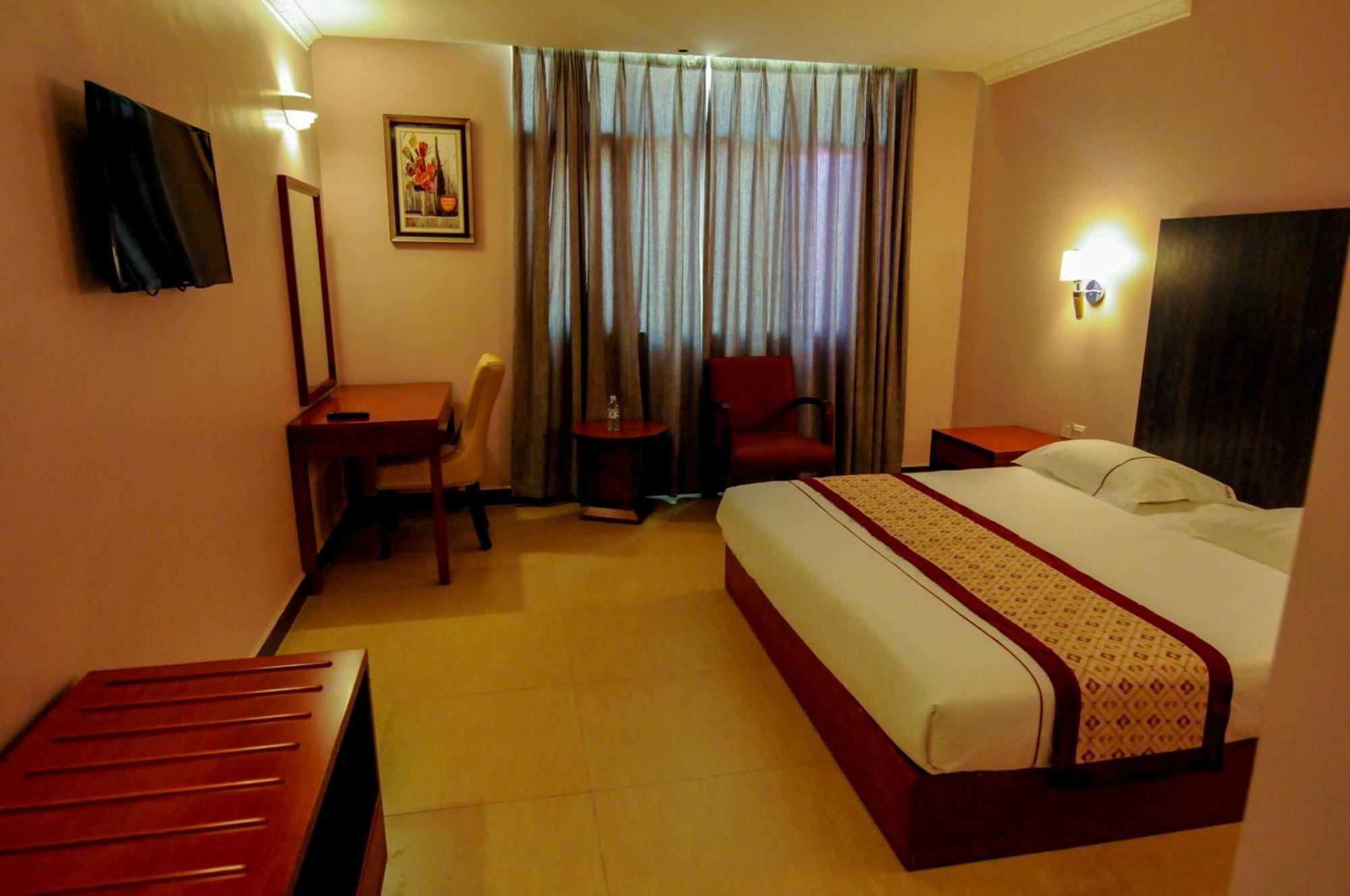 Russell Hotel Kampala Exteriér fotografie