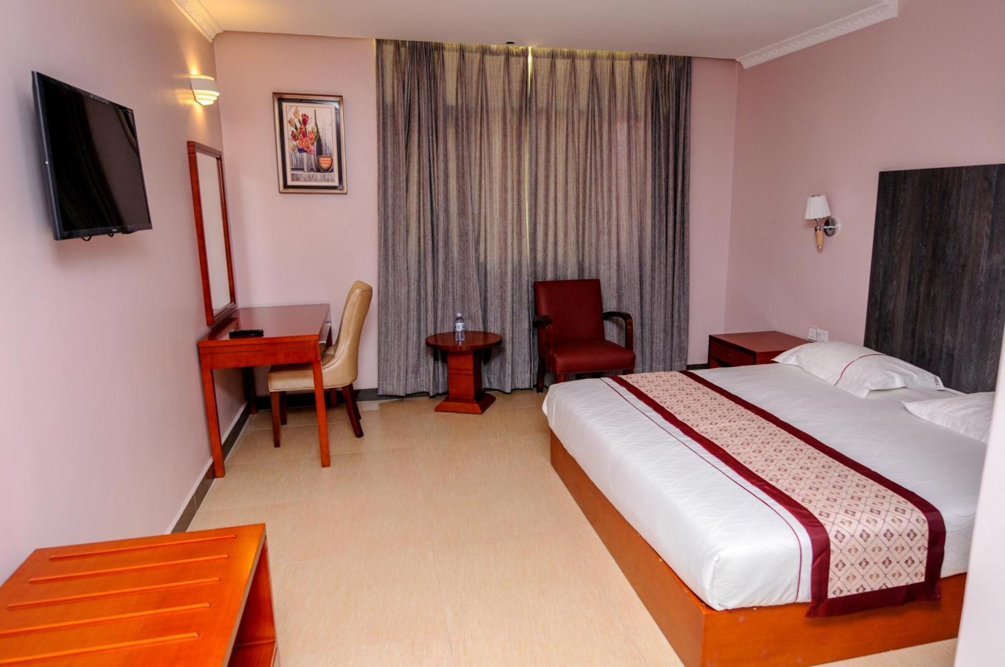Russell Hotel Kampala Exteriér fotografie