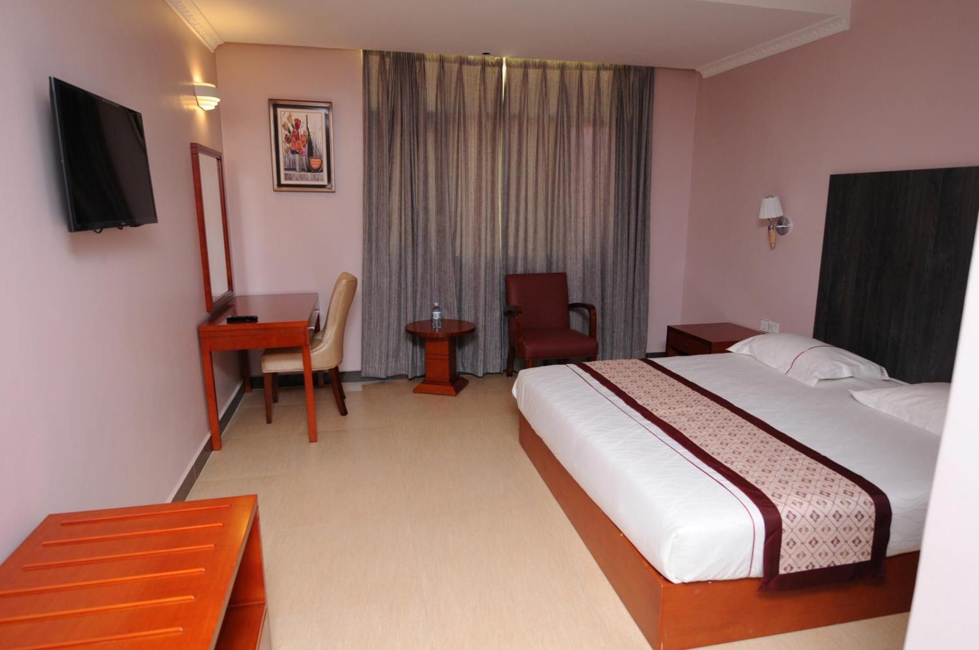 Russell Hotel Kampala Exteriér fotografie