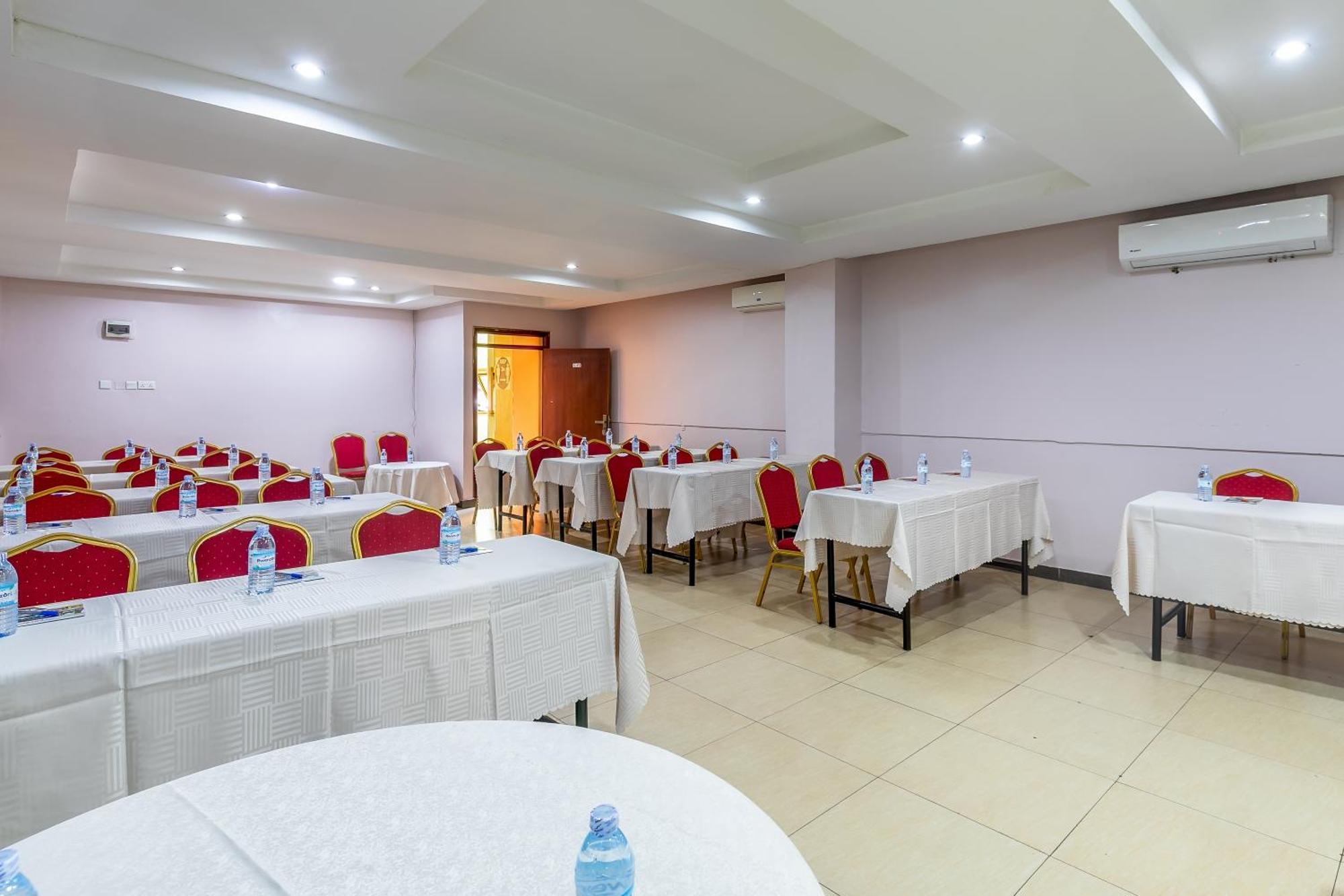 Russell Hotel Kampala Exteriér fotografie