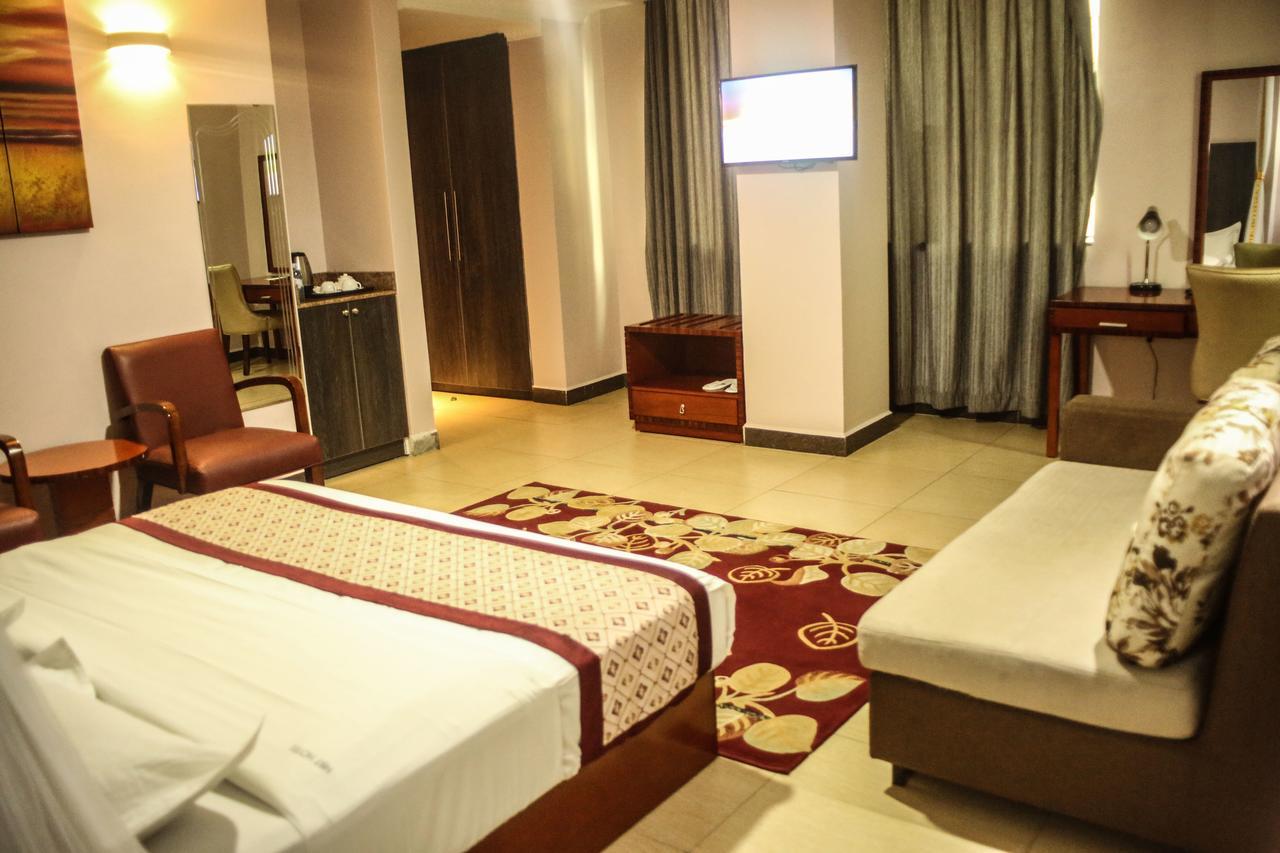 Russell Hotel Kampala Exteriér fotografie
